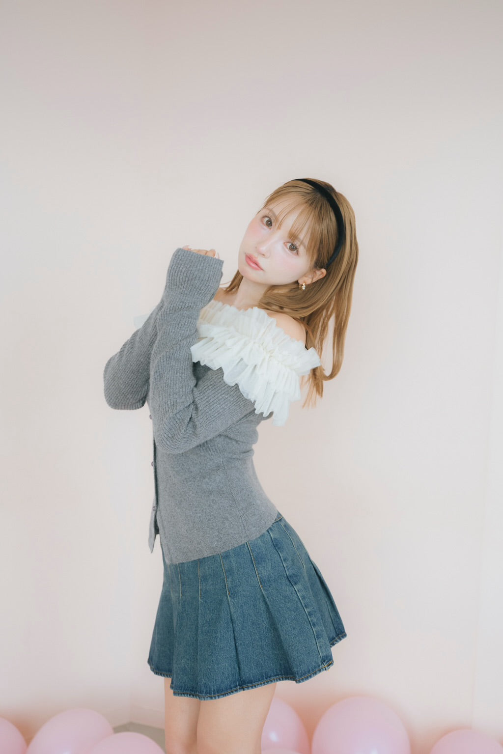 【新品未開封】ミストレアス フェザーブルームオフショルダーニットトップス 希少 Frilly Off Shoulder Knit Top - MISTREASS