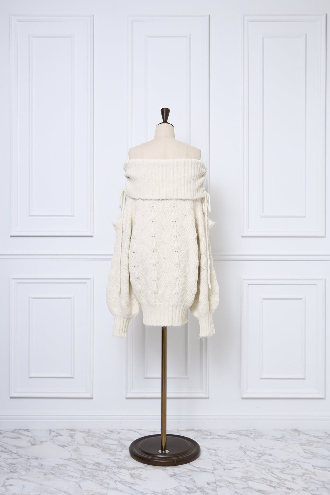 Sweet Ribbon Off-Shoulder Knit Dress ピンク Sweet Ribbon Off-Shoulder Knit Dress - MISTREASS