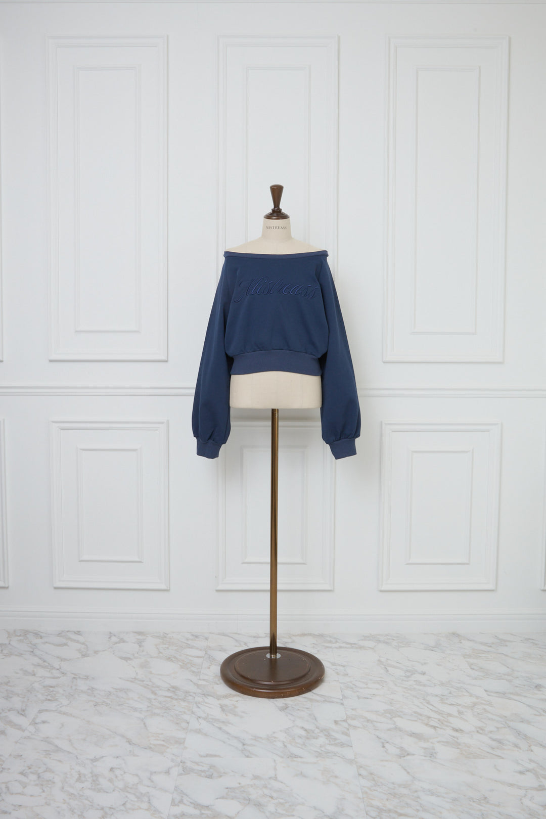 トップス Logo Emb Off Shoulder Sweatshirt Logo Emb Off Shoulder Sweatshirt - MISTREASS