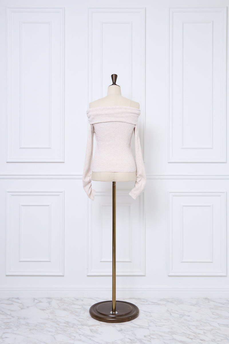 【10月上旬配送】Petal Charm Off-Shoulder Knit