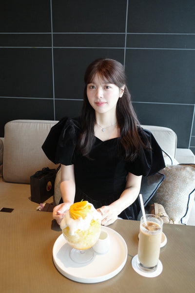 【9月下旬配送】Velour Balloon Sleeve Peplum Top