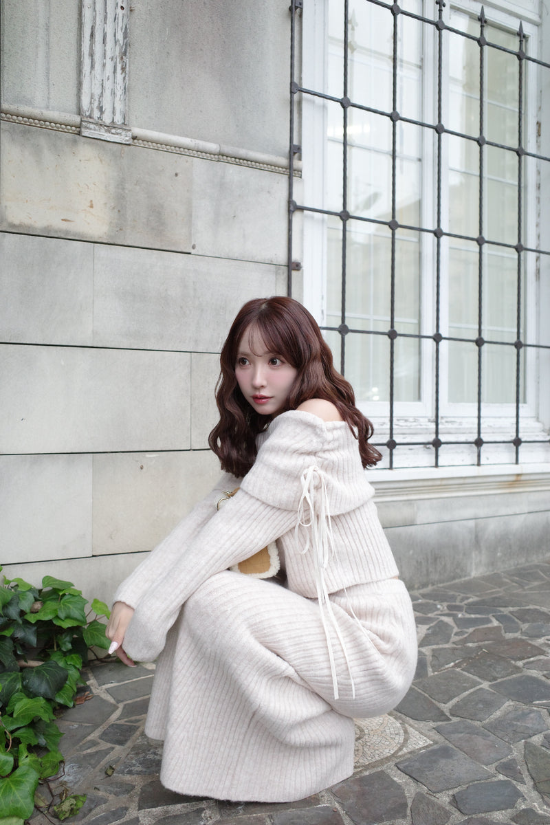 【12月上旬配送】Ribbon Off-Shoulder Knit Set-Up