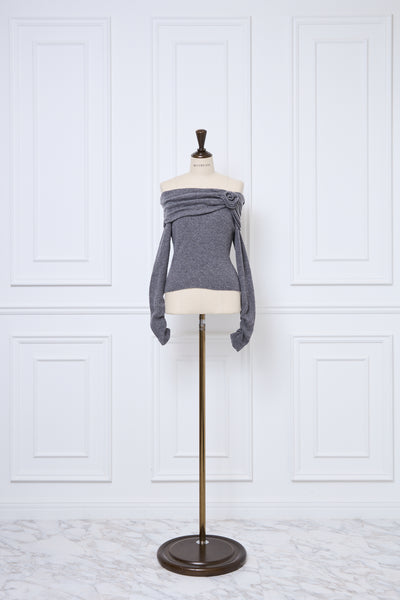 【10月上旬配送】Petal Charm Off-Shoulder Knit