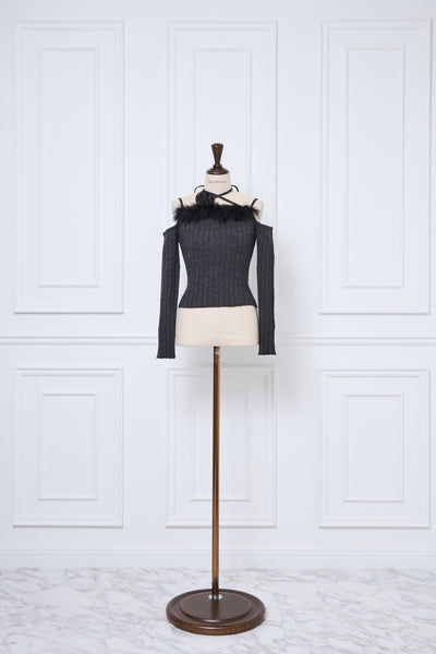 【10月上旬配送】Feather Bloom Off Shoulder Knit Top