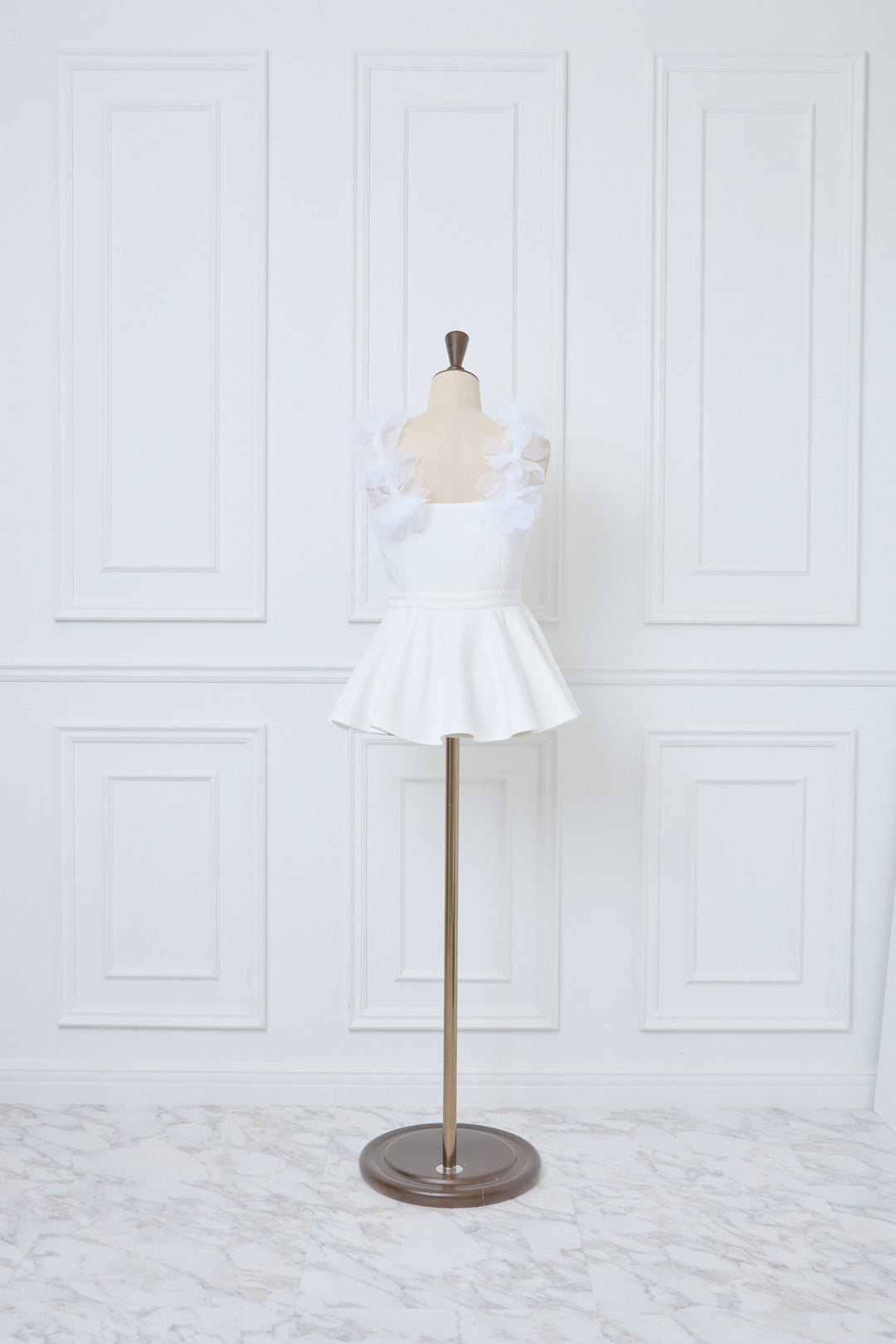 the toeのPericles Peplum Top ホワイトのsサイズです！ the toeのPericles Peplum Top ホワイトのsサイズです！