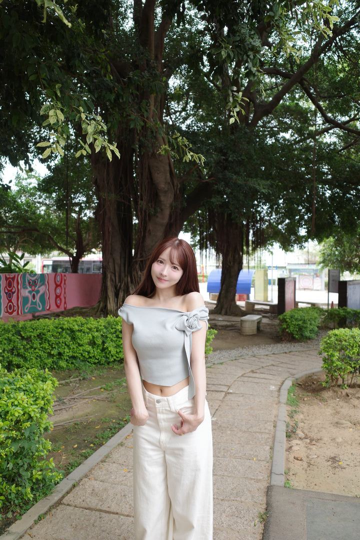 トップス MISTREASS Flower Motif Off Shoulder Knit Flower Motif Off Shoulder Knit - MISTREASS
