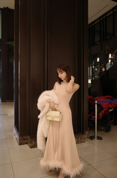 【再入荷(GRAY/PINK BEIGE)12月下旬配送】Feather Hem Knit Dress
