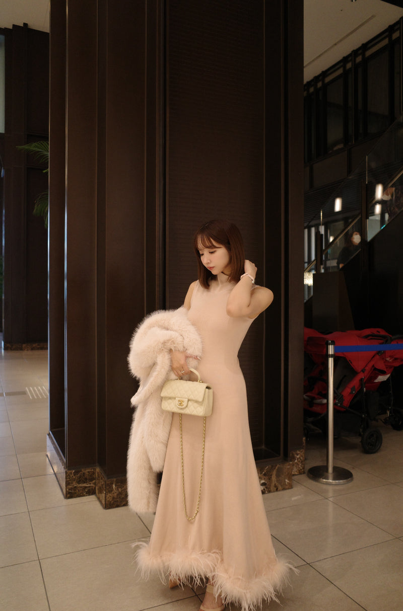 【再入荷(GRAY/PINK BEIGE)12月下旬配送】Feather Hem Knit Dress