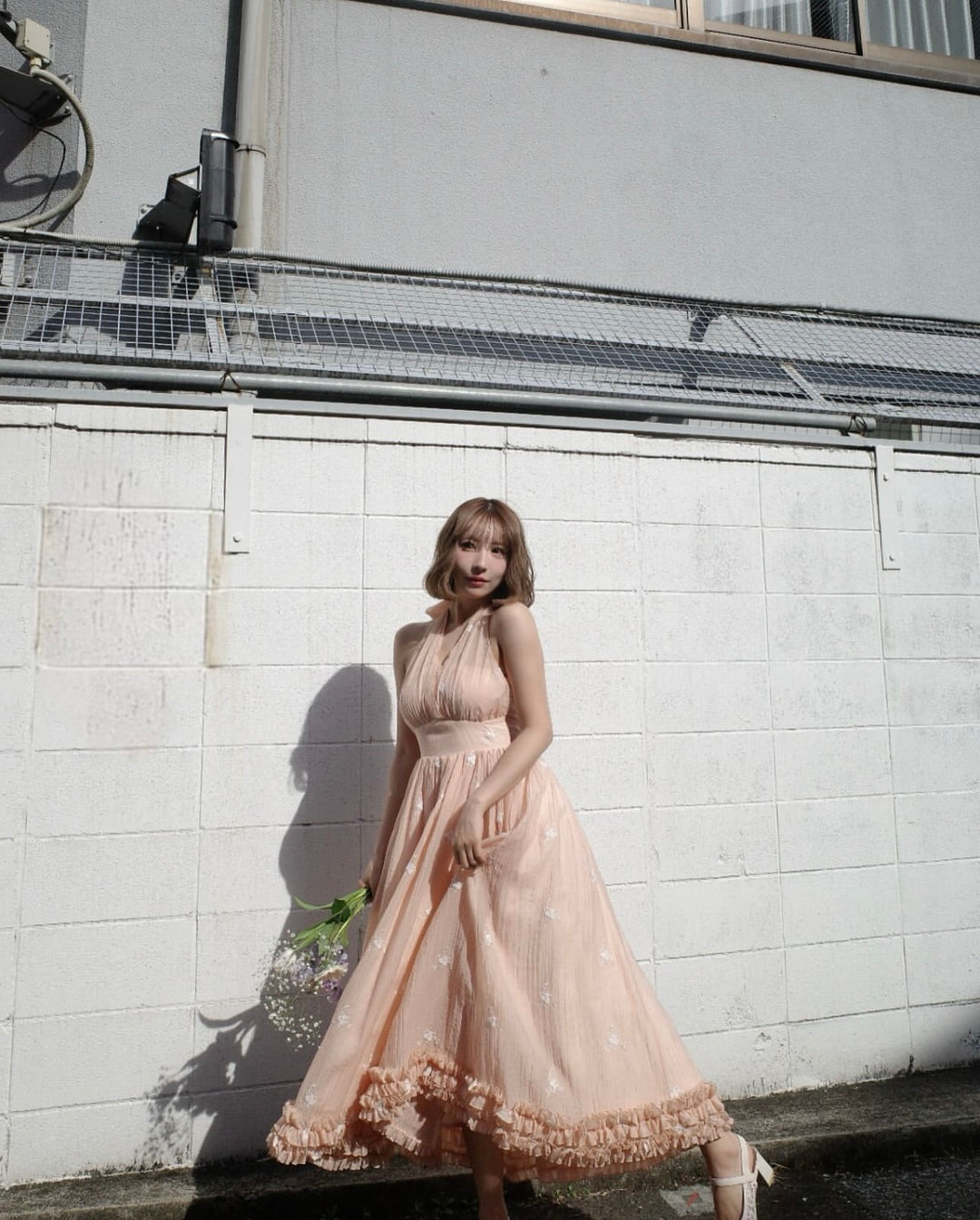 Flower Embroidery Halterneck Dres ミストレアス Flower Embroidery Halterneck Dress - MISTREASS