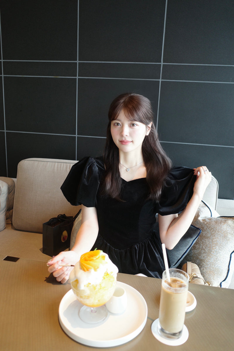 【9月下旬配送】Velour Balloon Sleeve Peplum Top