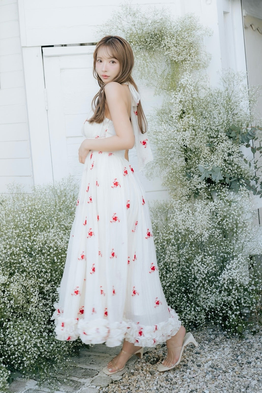 ミストレアスFlower Embroidery Halterneck Dress Flower Embroidery Halterneck Dress - MISTREASS