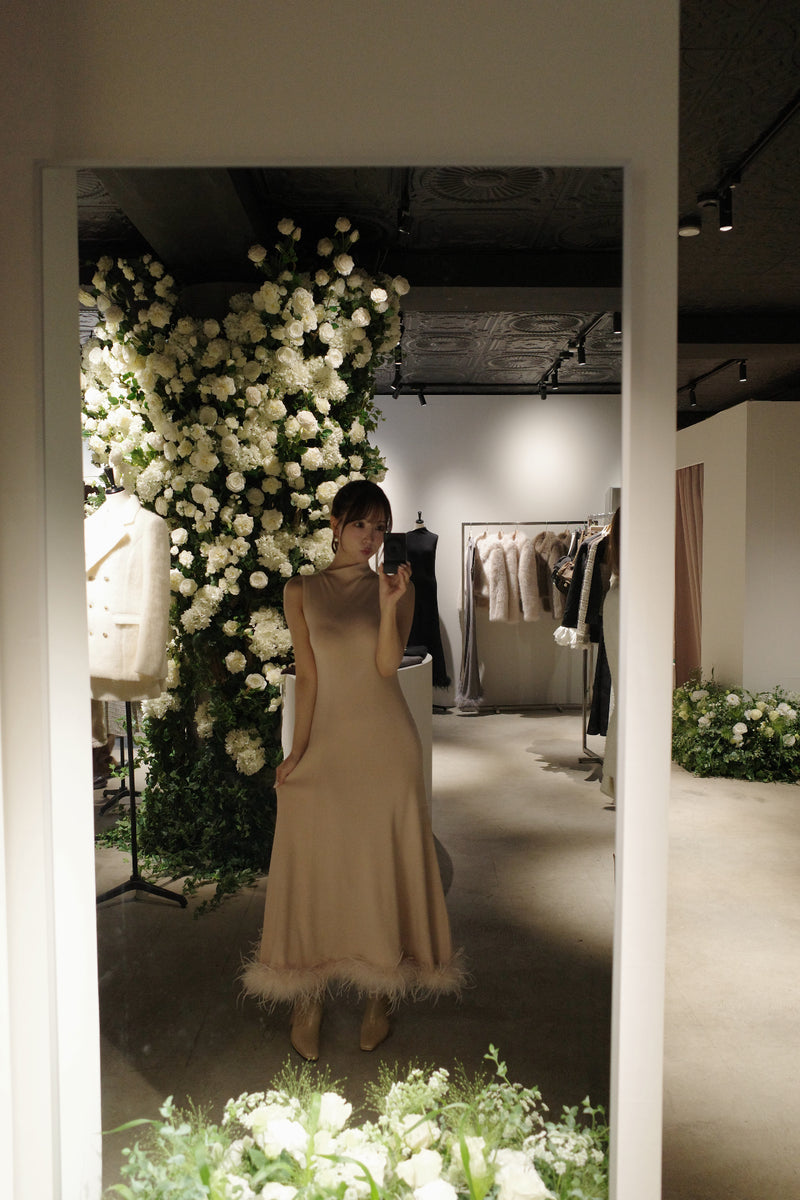 【12月上旬配送】Feather Hem Knit Dress