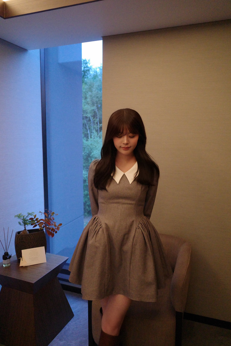 【10月上旬配送】 Side Volume Contrast Collar Dress