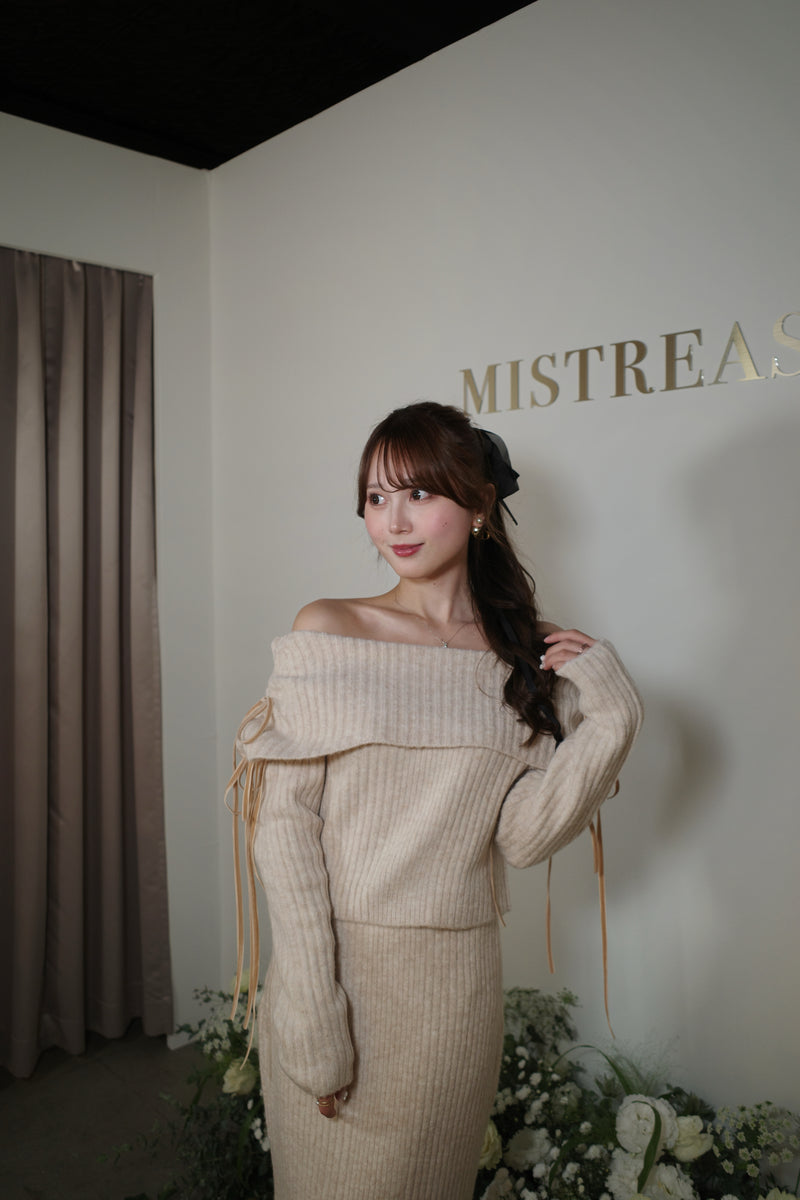 【12月上旬配送】Ribbon Off-Shoulder Knit Set-Up