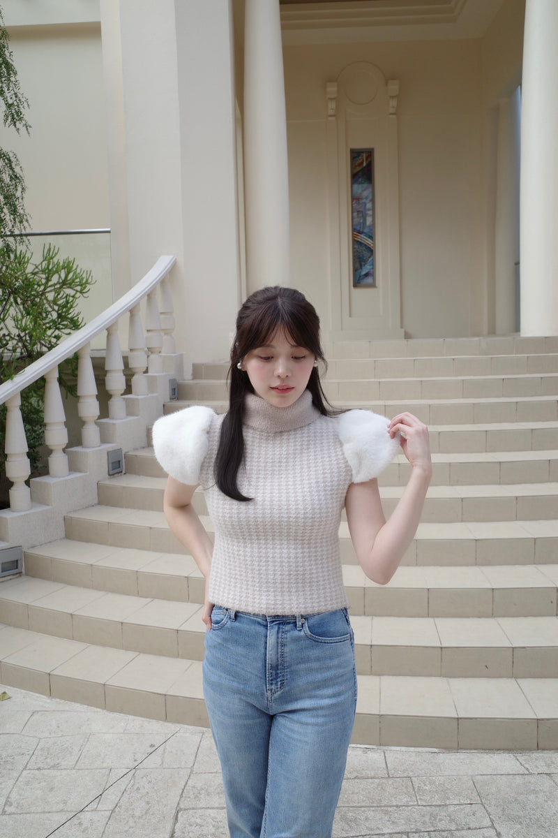 Fur Sleeve Houndstooth Knit Top