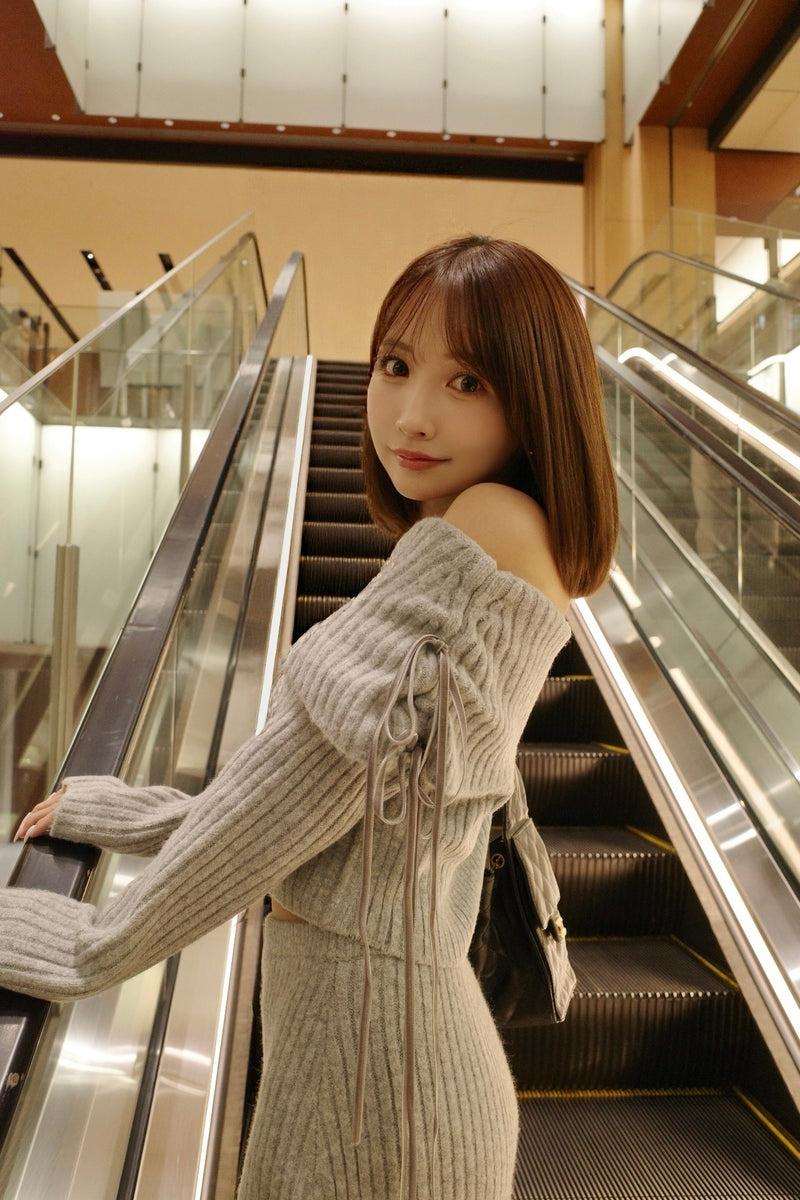 【12月上旬配送】Ribbon Off-Shoulder Knit Set-Up