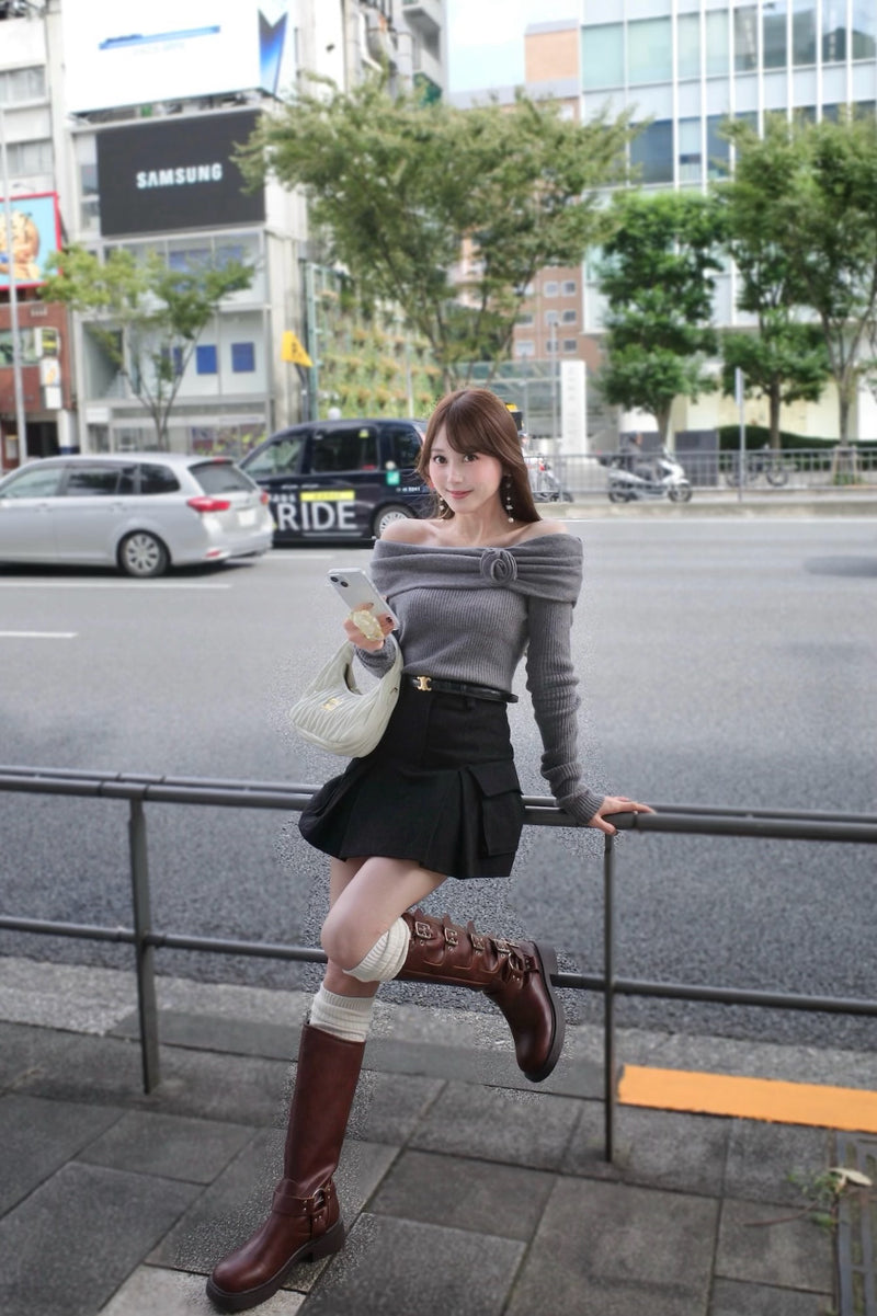 【10月上旬配送】Petal Charm Off-Shoulder Knit