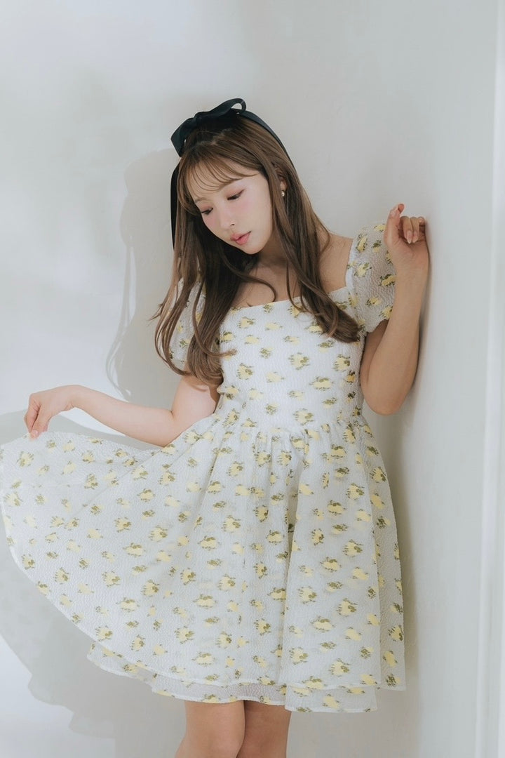 新品タグ付き♡ミストレアス♡シアーリップルミニパフドレス♡イエロー Sheer Ripple Mini Puff Dress - MISTREASS