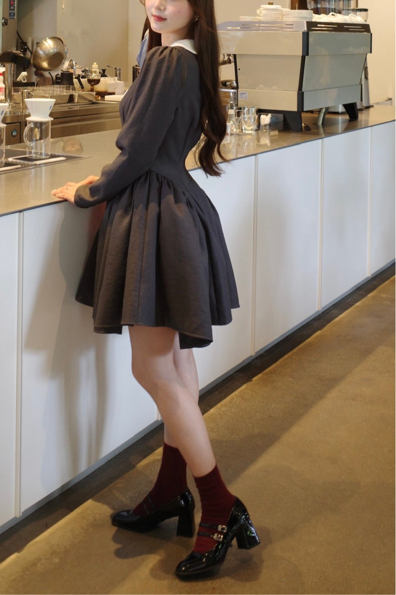 ミストレアス Side Volume Contrast Collar Dress Side Volume Contrast Collar Dress - MISTREASS