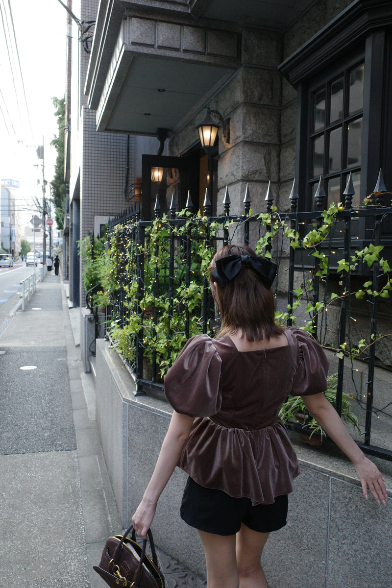 【9月下旬配送】Velour Balloon Sleeve Peplum Top