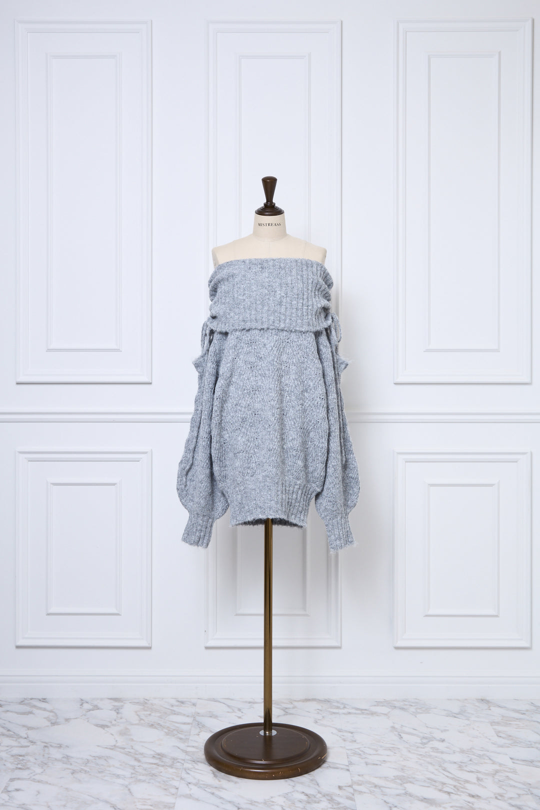 ワンピース Sweet Ribbon Off-Shoulder Knit Dress Sweet Ribbon Off-Shoulder Knit Dress - MISTREASS