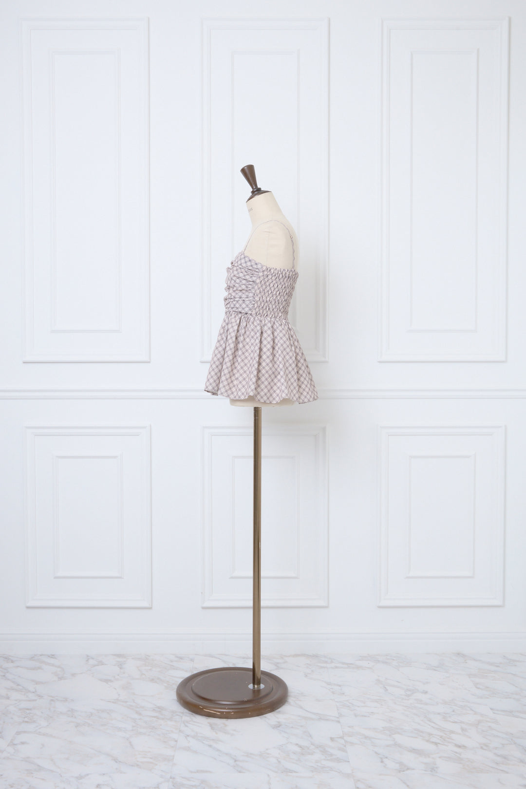 ミストレアス Plaid Gathering Peplum Camisole Plaid Gathering Peplum Camisole - MISTREASS