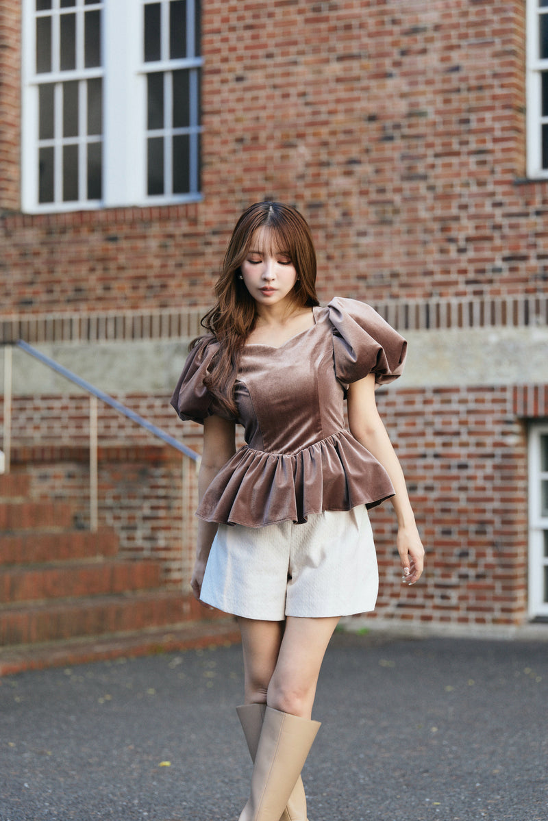 【9月下旬配送】Velour Balloon Sleeve Peplum Top