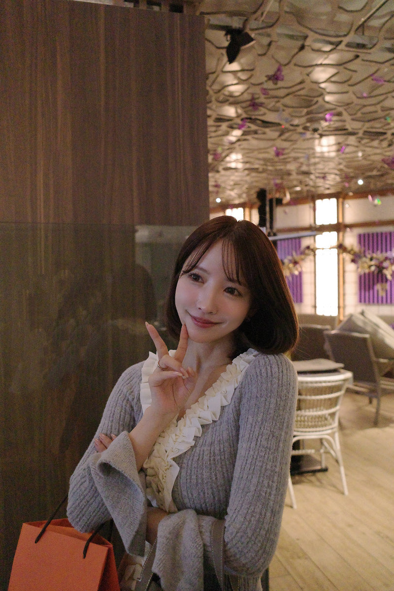 【10月上旬配送】Romantic Ruffle Knit Cardigan