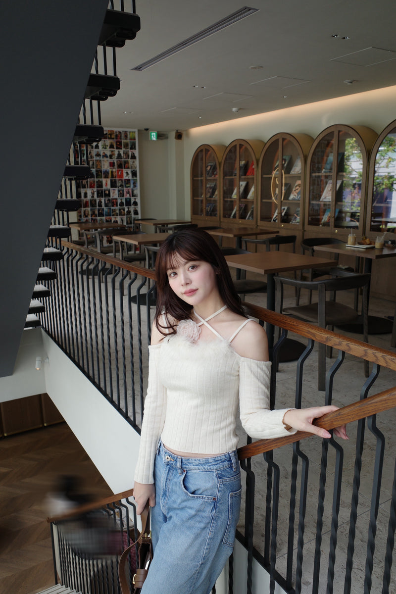 【10月上旬配送】Feather Bloom Off Shoulder Knit Top