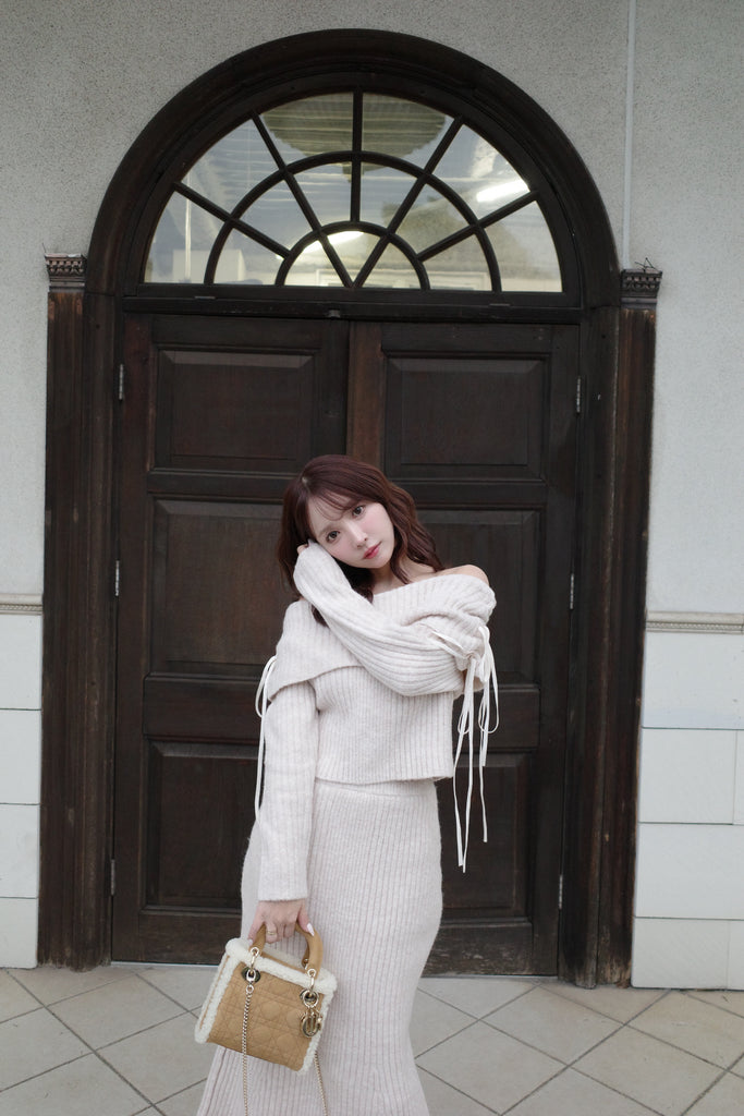 andwang Ribbon off shoulder knit set 白 12月上旬配送】Ribbon Off-Shoulder Knit Set-Up - MISTREASS