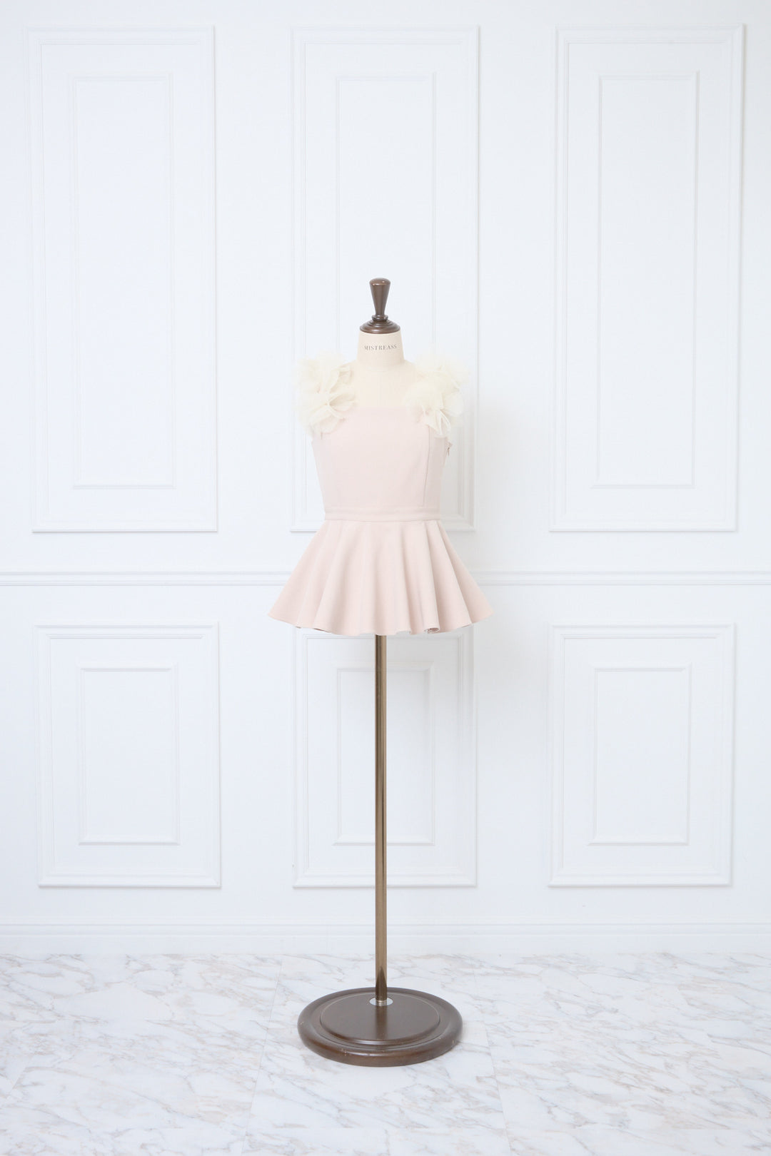 トップス MISTREASS 3D-Flower Strap Peplum Tunic 3D-Flower Strap Peplum Tunic - MISTREASS