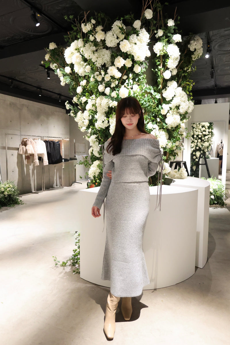 【12月上旬配送】Ribbon Off-Shoulder Knit Set-Up