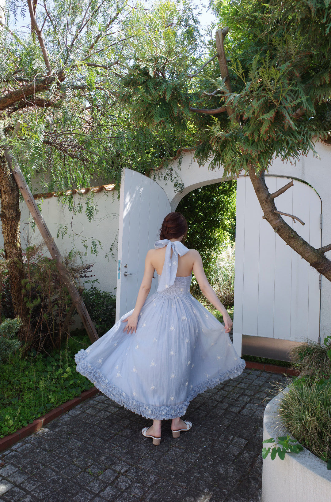 ミストレアス　Blooming Veil Halter Dress ピンク Blooming Veil Halter Dress - MISTREASS
