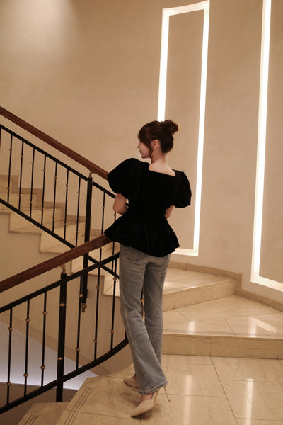 【9月下旬配送】Velour Balloon Sleeve Peplum Top