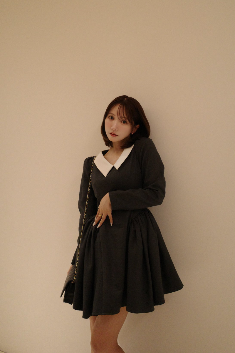 【10月上旬配送】 Side Volume Contrast Collar Dress