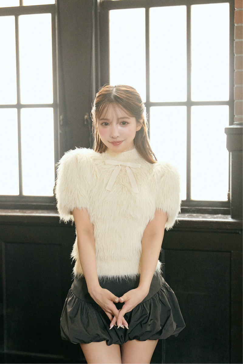 【10月上旬配送】Fluffy Ribbon Puff Knit Top