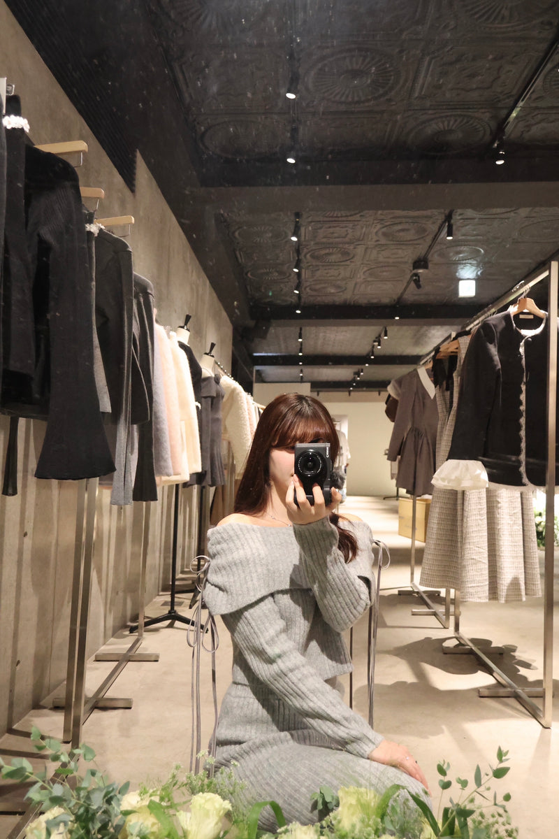 【12月上旬配送】Ribbon Off-Shoulder Knit Set-Up