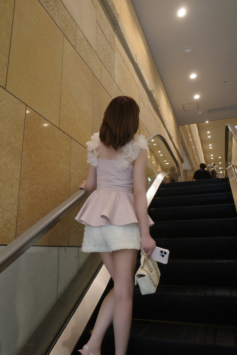 3D-Flower Strap Peplum Tunic