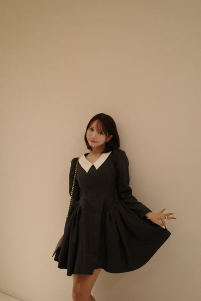 【10月上旬配送】 Side Volume Contrast Collar Dress
