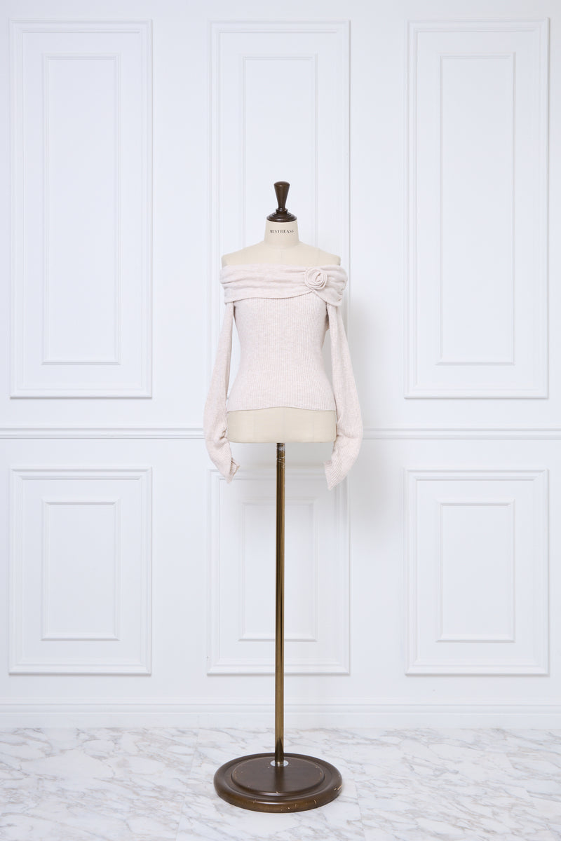【10月上旬配送】Petal Charm Off-Shoulder Knit
