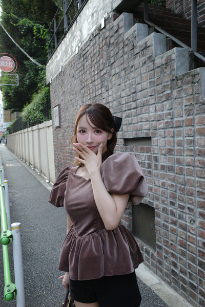 【9月下旬配送】Velour Balloon Sleeve Peplum Top