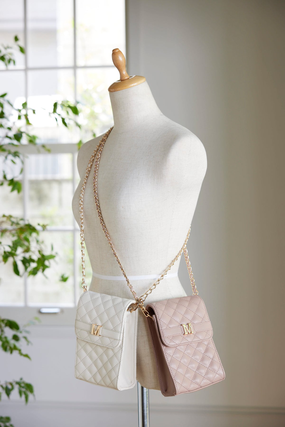 MISTREASS Quilted Shoulder Pouch アイボリー-