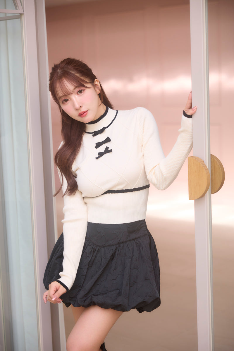 Bicolor Ribbon Compact Knit Top