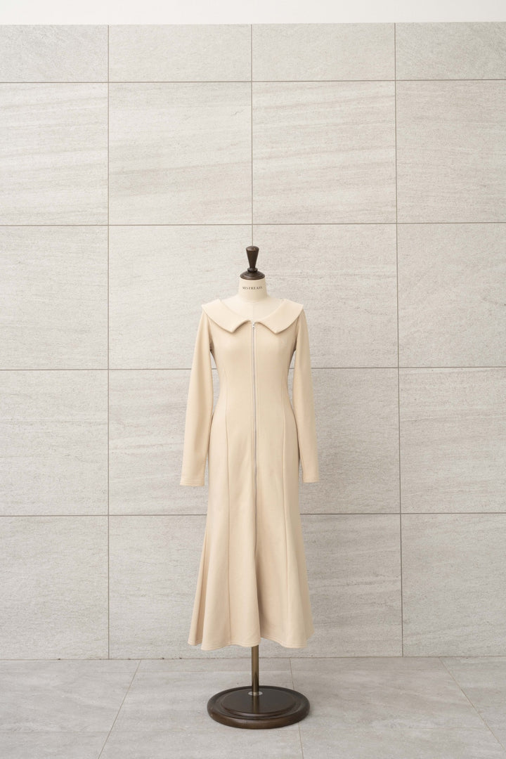 ミストレアス　スウェットワンピース Front Zip Wide Collar Sweat Dress - MISTREASS