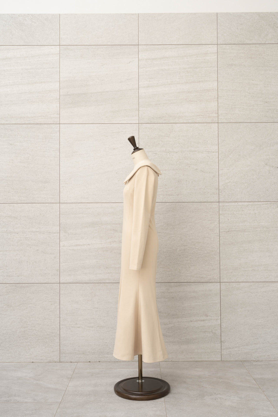 ミストレアス　スウェットワンピース Front Zip Wide Collar Sweat Dress - MISTREASS