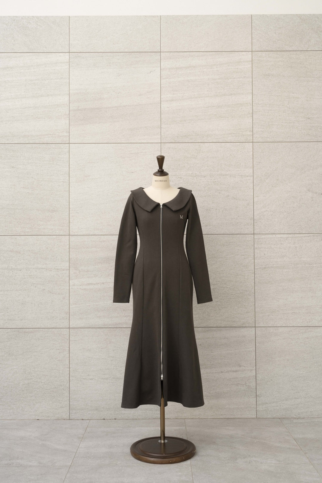mistreass ミストレアス ワンピース 新作 2025 ss Front Zip Wide Collar Sweat Dress - MISTREASS